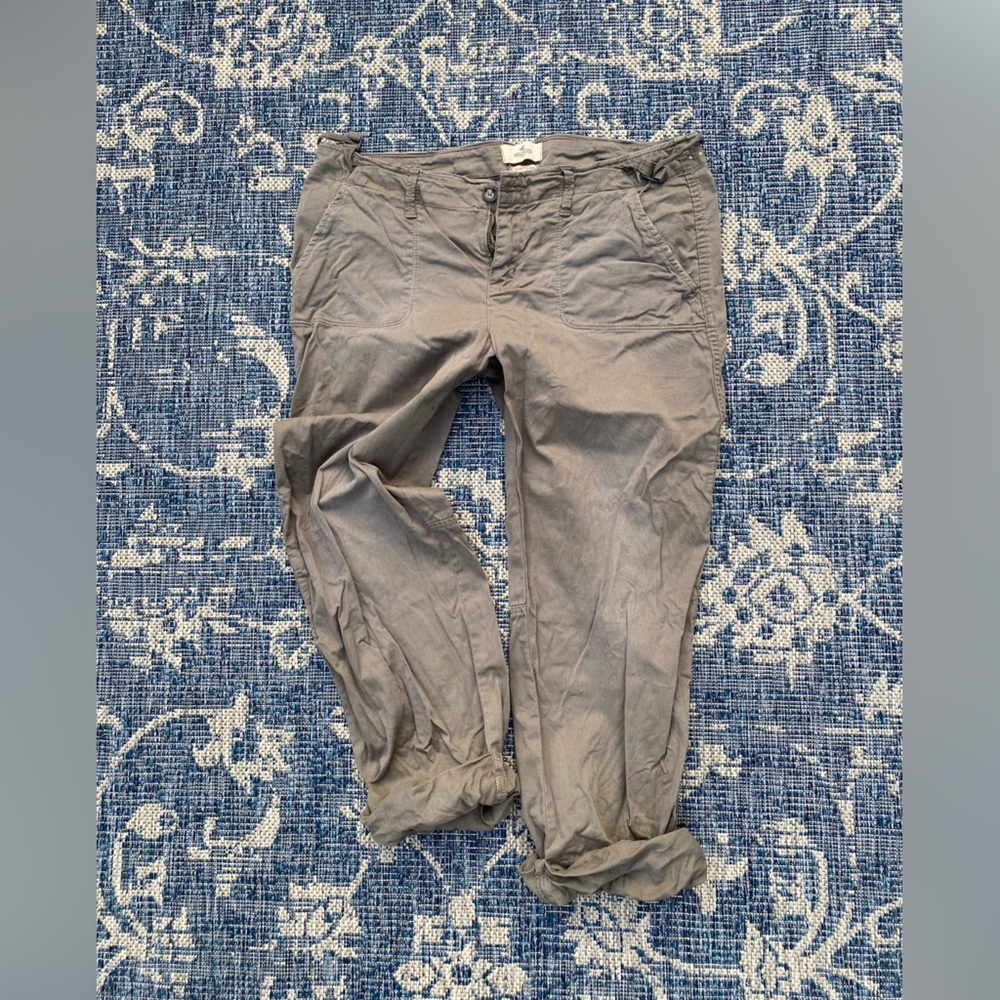 Hollister Social Stretch Capris. Size 9